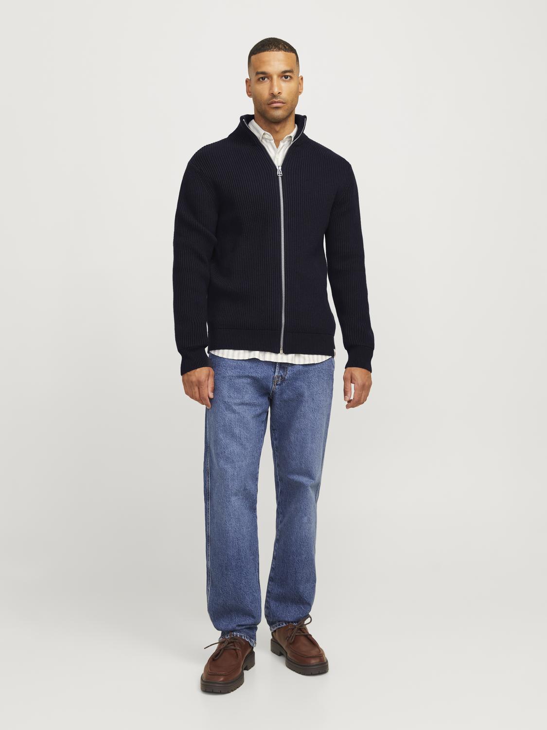 model_shot-front_full